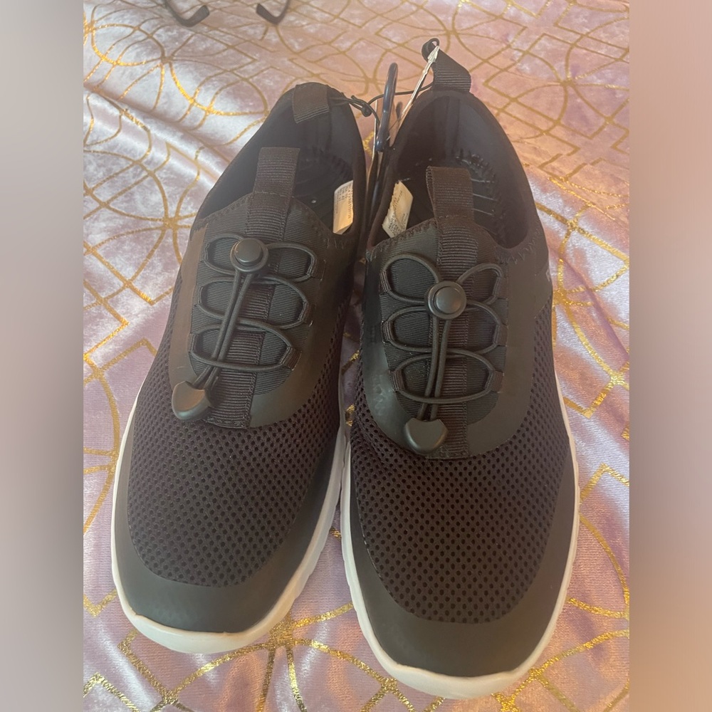 NWT Rugged Shark Black Slip On Shoes Size 10